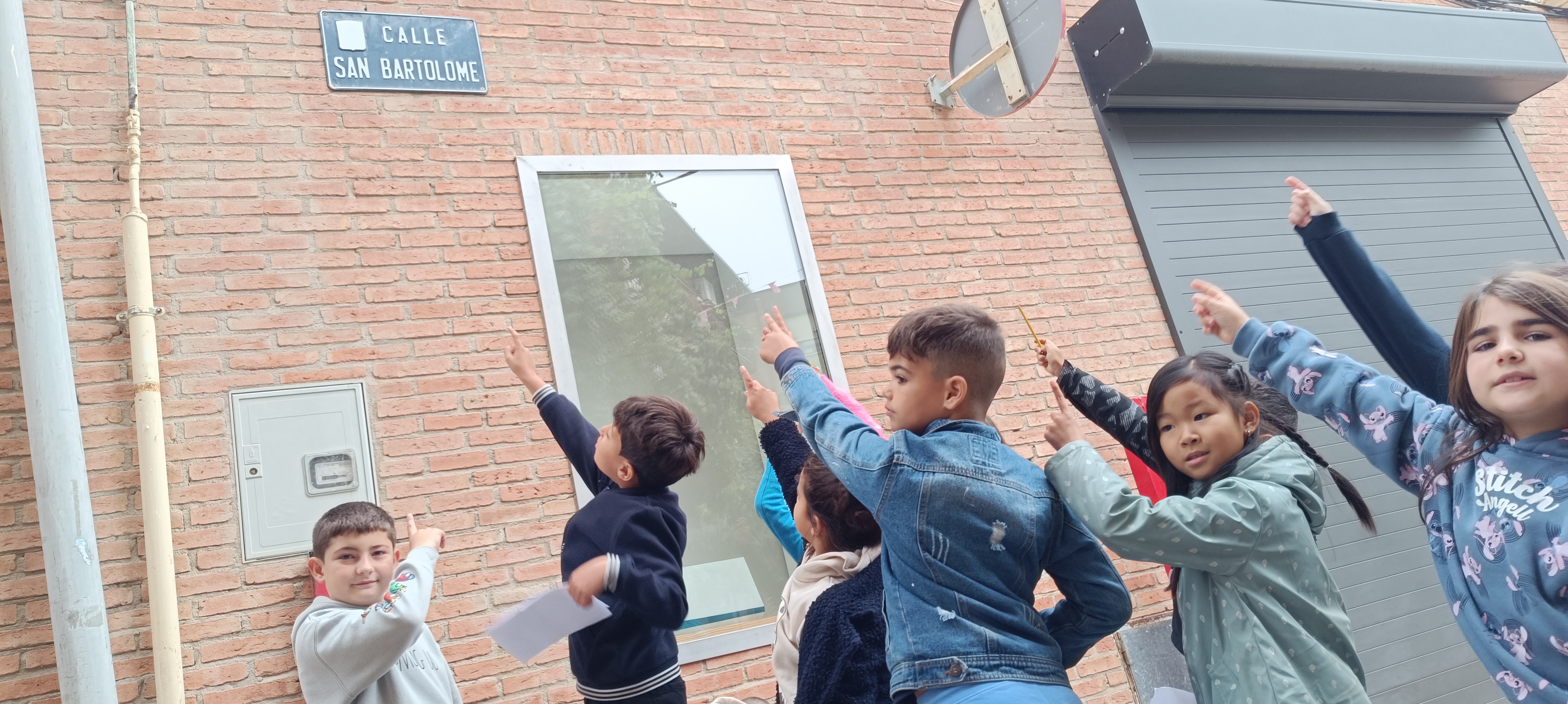 Los alumnos de 3º de Primaria participaron en un juego de orientación para conocer mejor Marcilla.