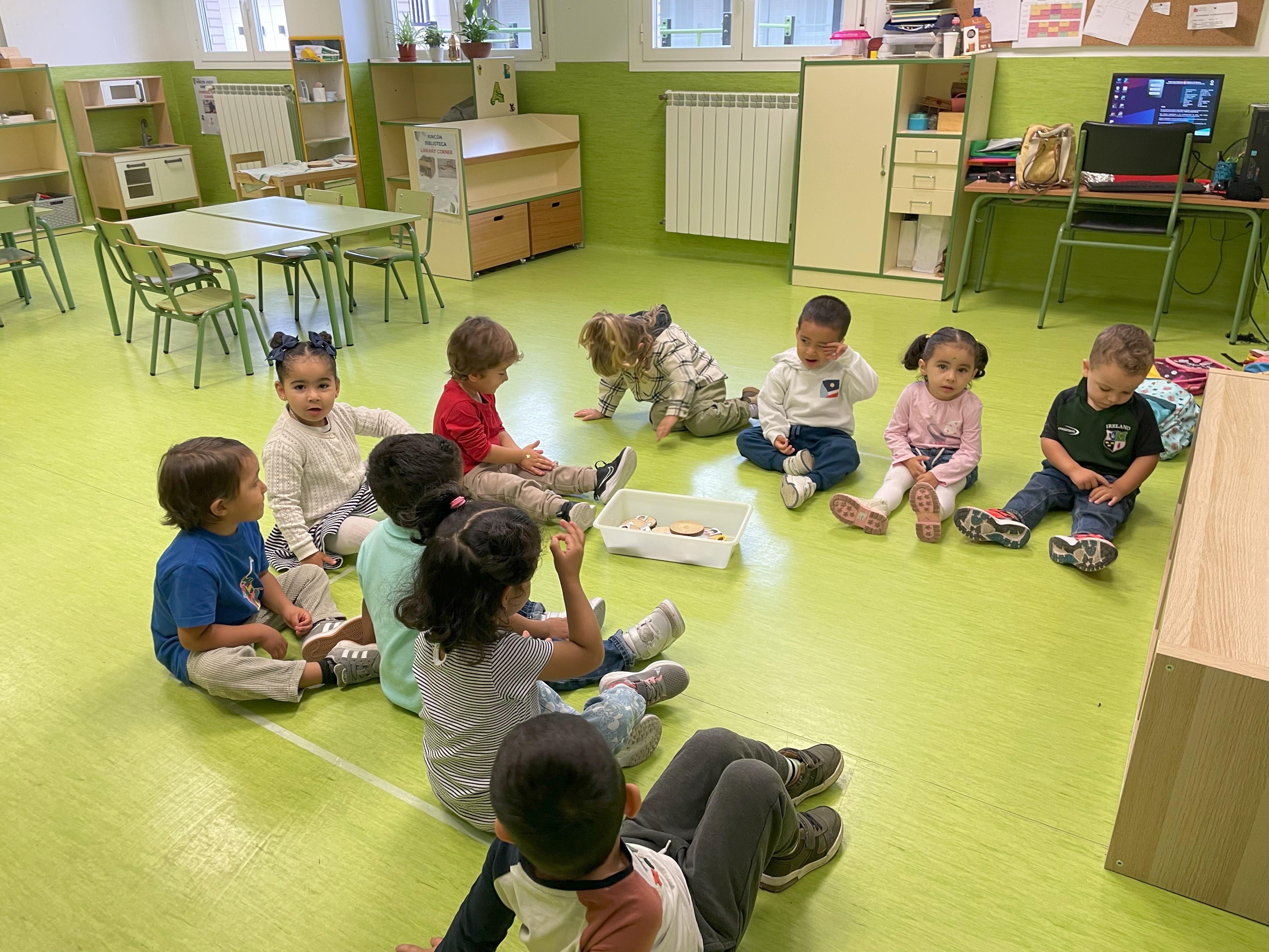 A los niños y niñas de 1º de Educación Infantil nos gusta mucho venir a la escuela