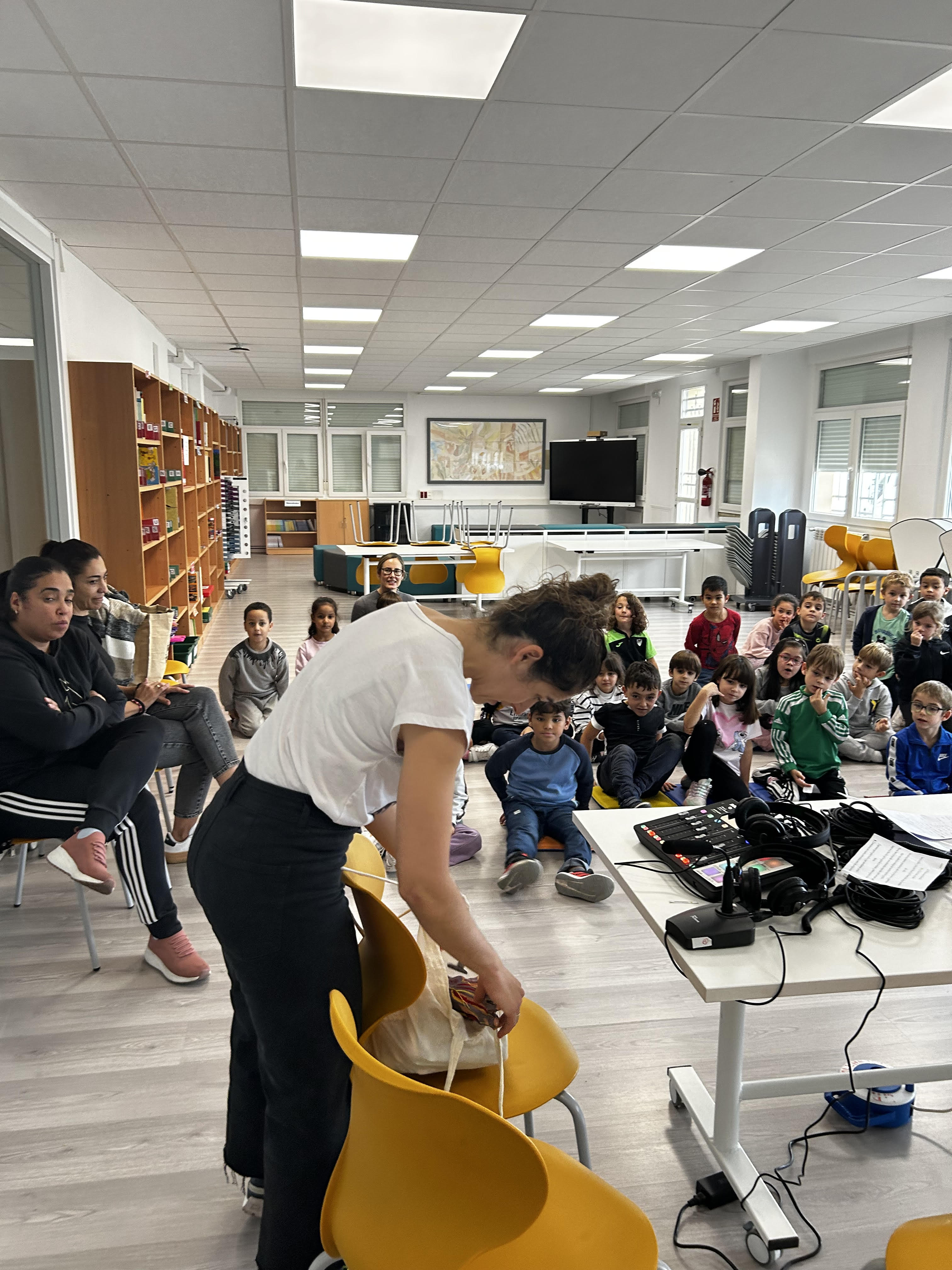 Queremos dejaros las entrevistas que realizamos a las familias de 1º de primaria.